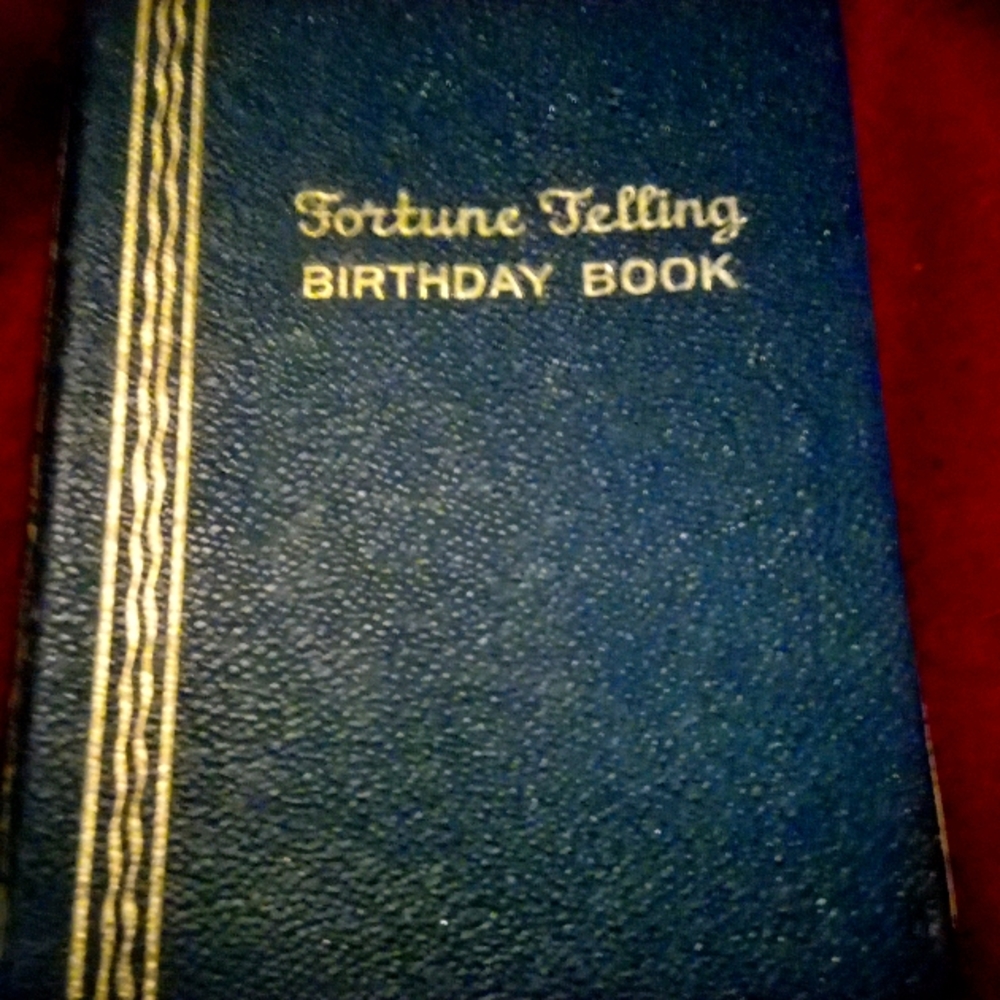 1946Vibtage Fortune Telling Birthday Book